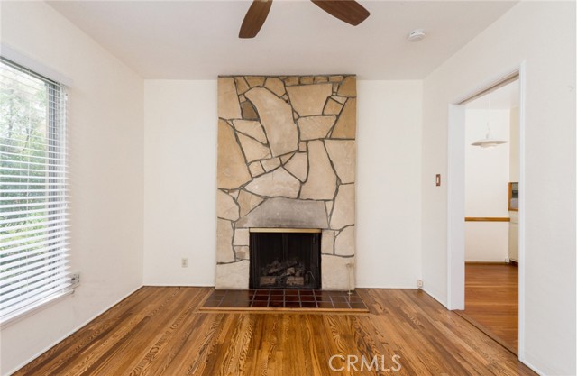 Detail Gallery Image 12 of 33 For 1717 Riverside Dr, Glendale,  CA 91201 - 2 Beds | 1 Baths