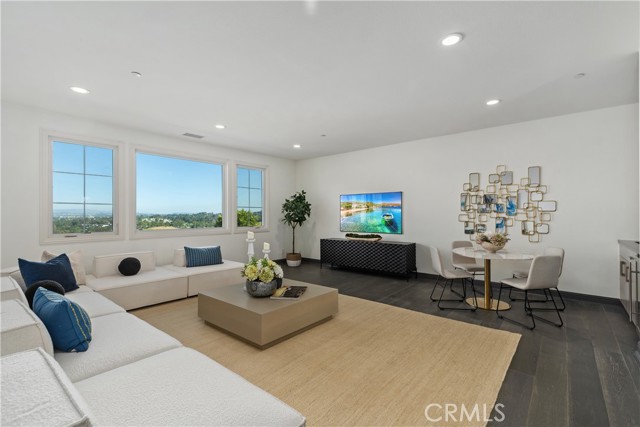 104 Scenic Crest, Irvine CA: https://media.crmls.org/medias/5f780be7-e18f-4938-9c86-35575050a1a0.jpg