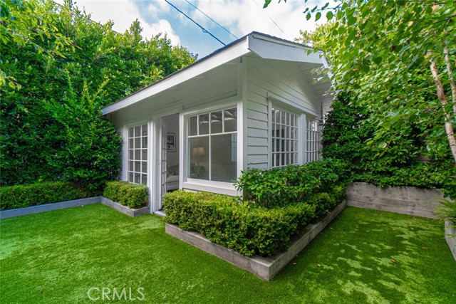 541 1st Street, Manhattan Beach, California 90266, 2 Bedrooms Bedrooms, ,2 BathroomsBathrooms,Residential,Sold,1st,SB23123581