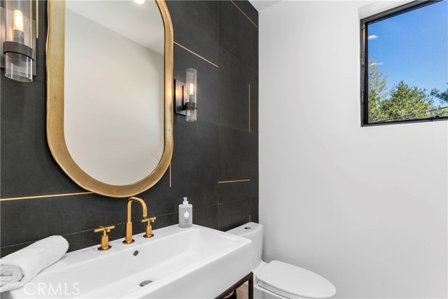 Detail Gallery Image 9 of 42 For 717 Latigo Canyon Rd, Malibu,  CA 90265 - 3 Beds | 3 Baths