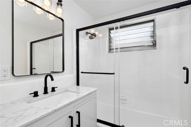 Detail Gallery Image 18 of 29 For 135 High Drive, Laguna Beach,  CA 92651 - – Beds | – Baths
