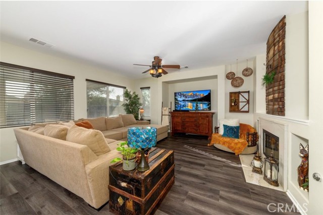 Detail Gallery Image 18 of 29 For 26191 Charismatic Ct, Moreno Valley,  CA 92555 - 3 Beds | 2 Baths