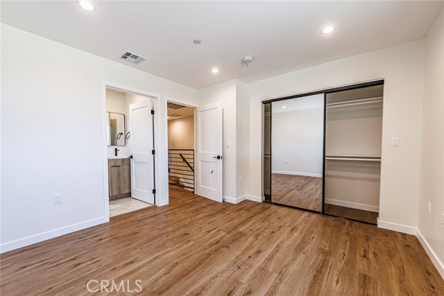 Detail Gallery Image 20 of 24 For 1857 Crenshaw Bld #1/2,  Los Angeles,  CA 90019 - 3 Beds | 3 Baths