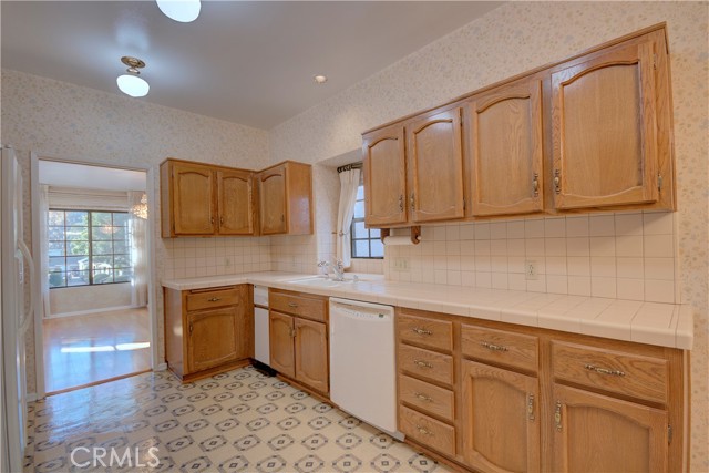 Detail Gallery Image 5 of 23 For 2606 Cañada Bld #201,  Glendale,  CA 91208 - 3 Beds | 2 Baths