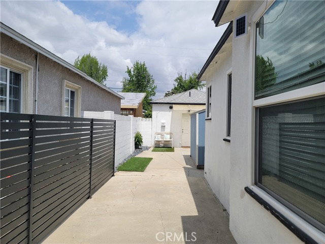 17557 Lemay Place, Lake Balboa CA: https://media.crmls.org/medias/5f7a415a-3dd1-475d-8fcf-378b22c7d650.jpg