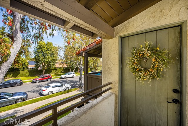 Detail Gallery Image 9 of 38 For 1345 Cabrillo Park Dr #L06,  Santa Ana,  CA 92701 - 2 Beds | 2 Baths