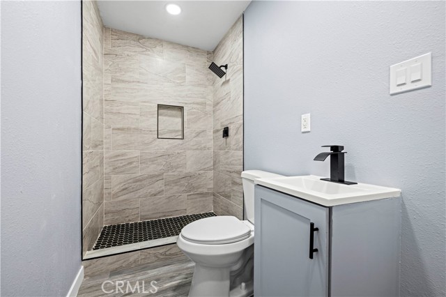 Detail Gallery Image 5 of 20 For 44135 Kingtree Ave, Lancaster,  CA 93534 - 5 Beds | 2 Baths