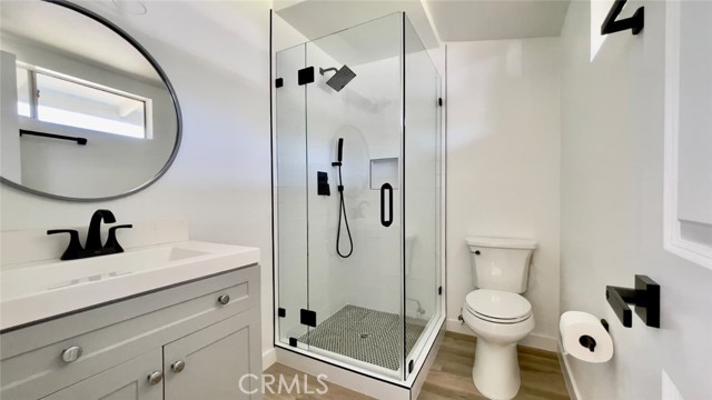 Detail Gallery Image 27 of 31 For 8742 Quakertown Ave, Northridge,  CA 91324 - 4 Beds | 2 Baths