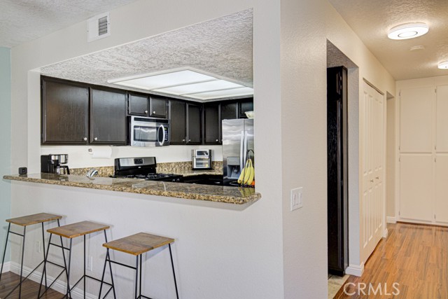 Detail Gallery Image 8 of 26 For 25631 Mont Pointe 7d,  Lake Forest,  CA 92630 - 2 Beds | 1/1 Baths