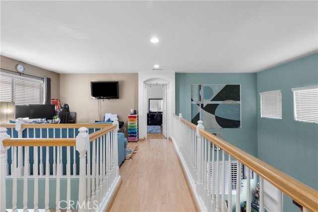 25760 Wordsworth Lane, Stevenson Ranch CA: https://media.crmls.org/medias/5f7cfbb1-3299-4e63-9580-019e48743f49.jpg