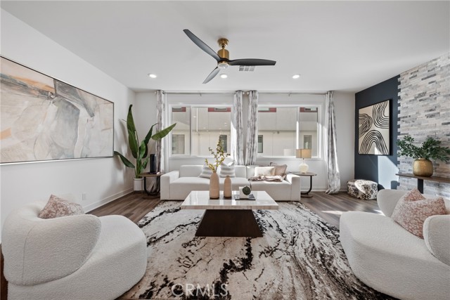 Detail Gallery Image 2 of 34 For 159 Waypoint, Tustin,  CA 92782 - 3 Beds | 2/1 Baths