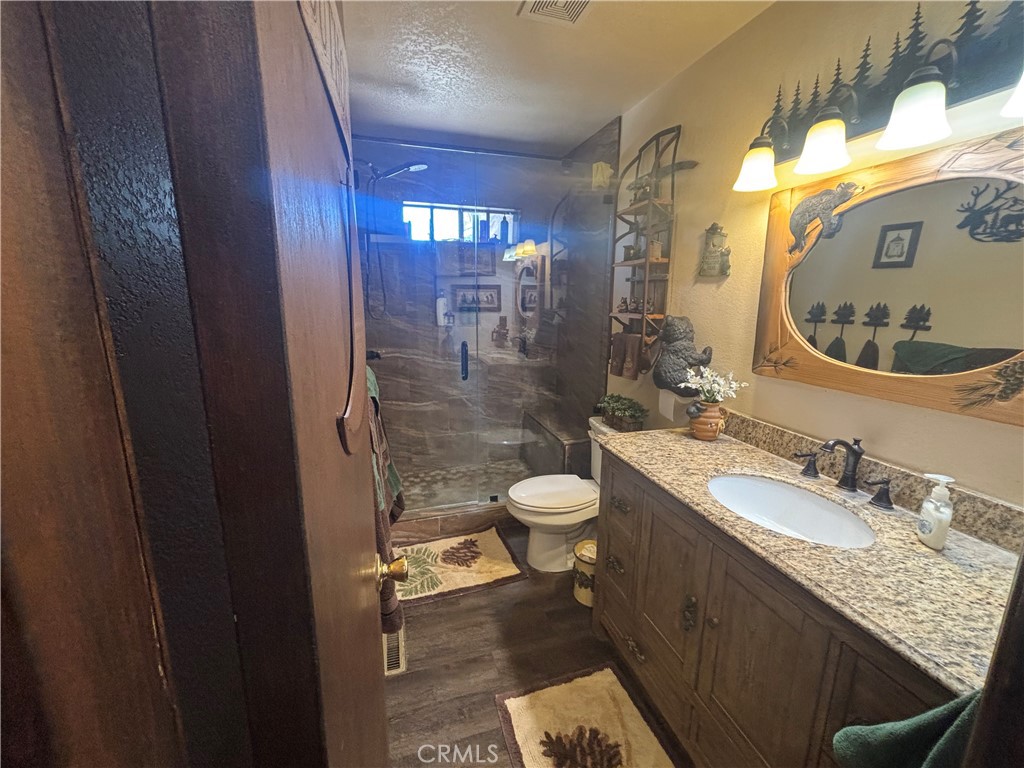 https://media.crmls.org/medias/5f7d2ee2-5b7c-4b95-b4b2-0eb9aeca4915.jpg?preset=X-Large
