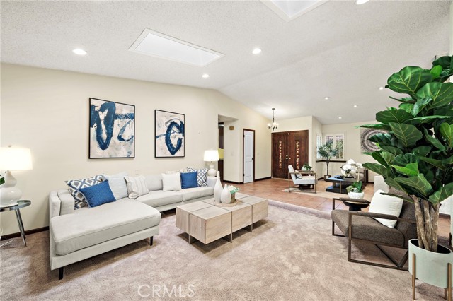 19352 Sailwind Lane, Huntington Beach CA: https://media.crmls.org/medias/5f7d8617-b5bf-4905-ab60-64229b3c28b4.jpg