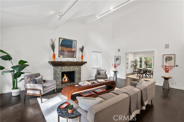 1156 S Carmelina Avenue, Los Angeles CA: https://media.crmls.org/medias/5f7e1242-6c1a-4d50-8fff-e8249c6e8207.jpg