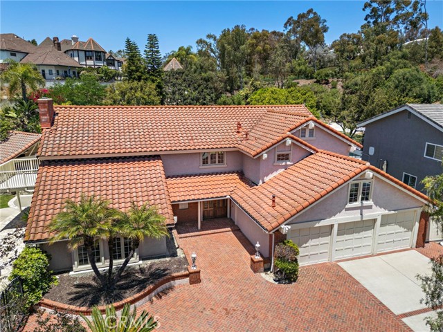 26021 Flintlock Ln, Laguna Hills CA: https://media.crmls.org/medias/5f7e9f92-a296-4952-a557-9c42a8e691d9.jpg