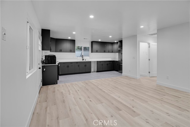 6513 San Miguel Street, Paramount CA: https://media.crmls.org/medias/5f7ee678-d27e-4b1e-b512-39497ff91a15.jpg