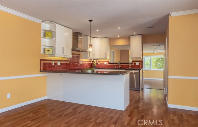 Detail Gallery Image 10 of 38 For 645 Alta Loma Dr, Redlands,  CA 92373 - 4 Beds | 2 Baths