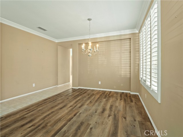 30375 June Rose Court, Castaic CA: https://media.crmls.org/medias/5f7f1691-6d84-4851-8cec-e7d8b7acf370.jpg