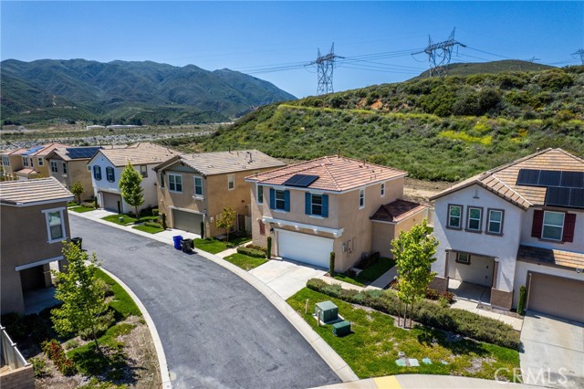 Detail Gallery Image 3 of 41 For 17100 Gray Pine Pl, San Bernardino,  CA 92407 - 3 Beds | 2/1 Baths