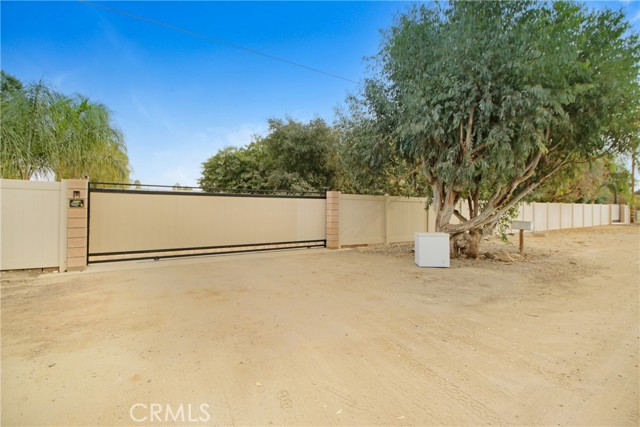 Detail Gallery Image 4 of 14 For 30620 Old Windmill Rd, Menifee,  CA 92584 - 5 Beds | 4 Baths