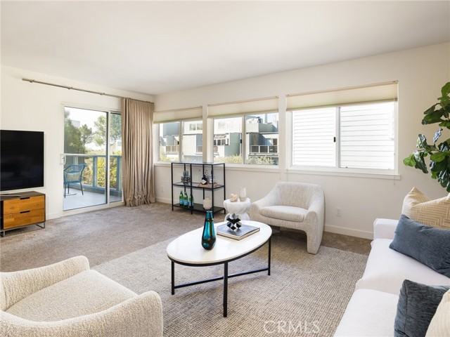 210 The Village, Redondo Beach, California 90277, 2 Bedrooms Bedrooms, ,1 BathroomBathrooms,Residential,For Sale,The Village,SB25027886