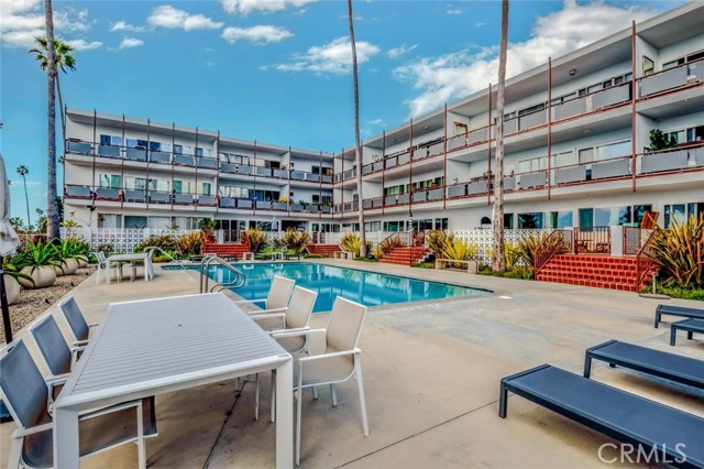 330 Cliff Drive, Laguna Beach CA: https://media.crmls.org/medias/5f82cca9-ea44-430e-8549-a6010409bedc.jpg