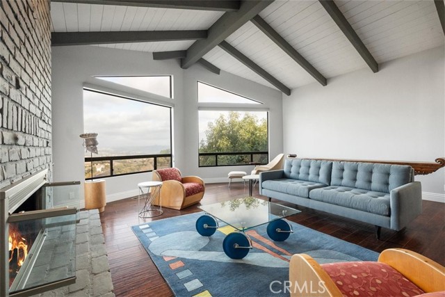 5088 San Jacinto Circle West, Fallbrook CA: https://media.crmls.org/medias/5f841ff2-2be3-409e-93a9-5ac489a28a2c.jpg