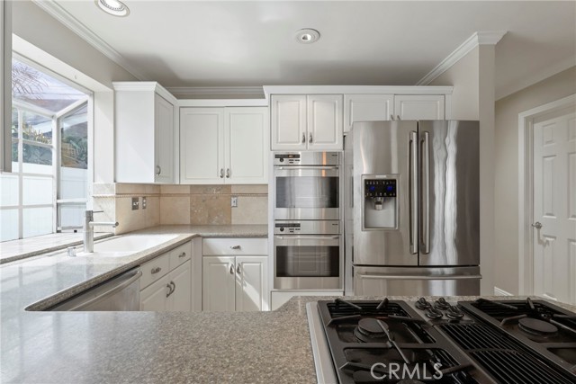 Detail Gallery Image 9 of 34 For 3327 California Ave, Signal Hill,  CA 90755 - 3 Beds | 2/1 Baths