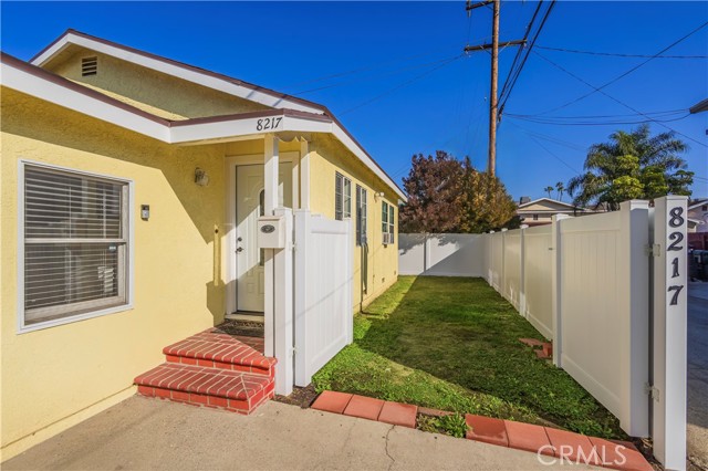 8217 5th Street, Downey, California 90241, 2 Bedrooms Bedrooms, ,1 BathroomBathrooms,Single Family Residence,For Sale,5th,PW24227922