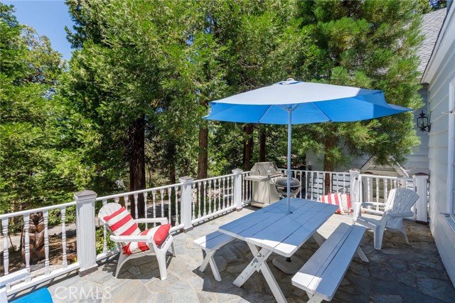 Detail Gallery Image 15 of 43 For 237 Corona Cir, Lake Arrowhead,  CA 92352 - 6 Beds | 3/1 Baths