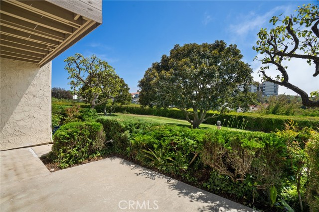 21 Hilltop Circle, Rancho Palos Verdes CA: https://media.crmls.org/medias/5f857309-c212-446e-9cde-9d4d859977de.jpg
