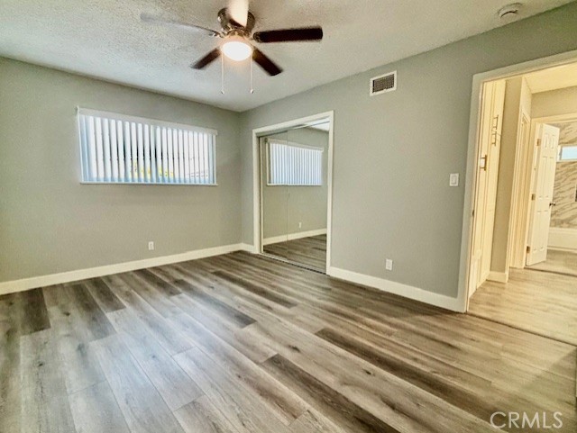 Detail Gallery Image 8 of 16 For 17092 Emerald #D,  Huntington Beach,  CA 92647 - 3 Beds | 2 Baths