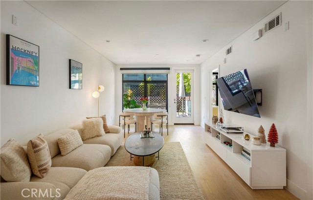 399 E Del Mar Boulevard, Pasadena CA: https://media.crmls.org/medias/5f866ee9-59fb-4d11-8420-1e5112c7de43.jpg