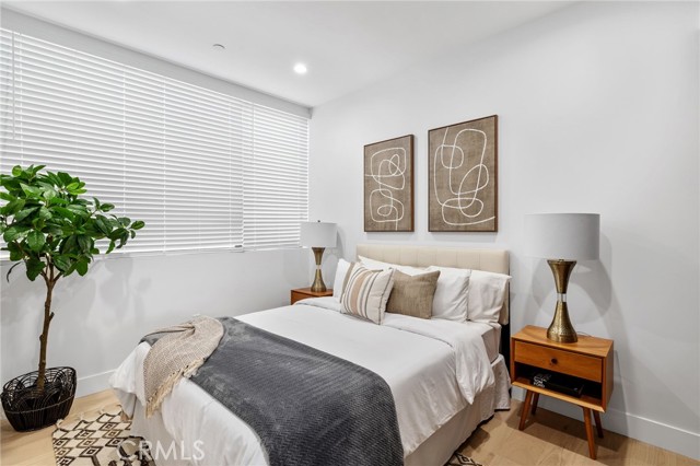 Detail Gallery Image 11 of 24 For 528 N Flores St #102,  West Hollywood,  CA 90048 - 2 Beds | 2/1 Baths