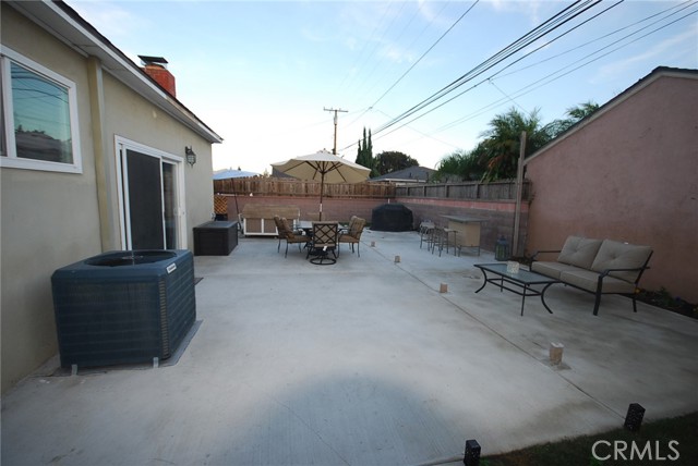 3708 Michelson Street, Lakewood CA: https://media.crmls.org/medias/5f87e5a0-9c07-4253-b443-4d09d3120d07.jpg