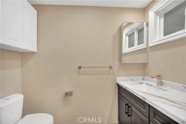 Detail Gallery Image 13 of 22 For 2214 E 2nd St #6,  Long Beach,  CA 90803 - 2 Beds | 1/1 Baths