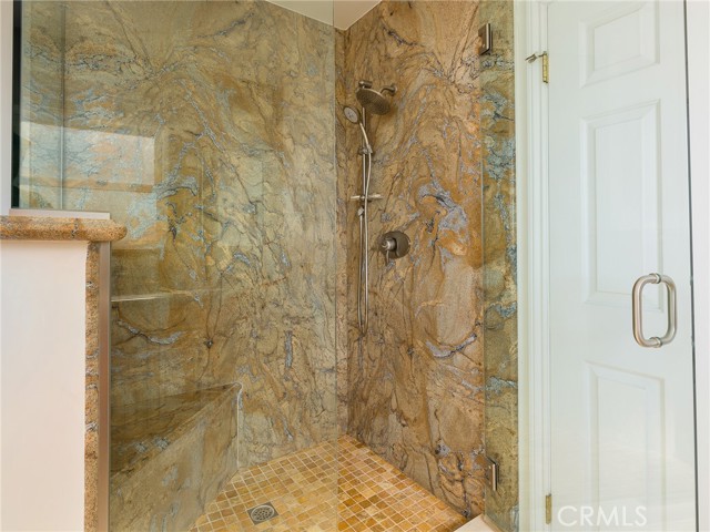 Detail Gallery Image 14 of 26 For 714 W Mariposa Ave, El Segundo,  CA 90245 - 5 Beds | 3/1 Baths