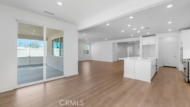 34065 PINK Place, French Valley CA: https://media.crmls.org/medias/5f894e99-4c37-4d95-b02c-a244ec021824.jpg