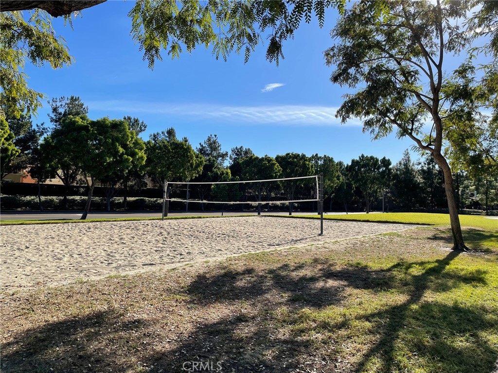 https://media.crmls.org/medias/5f89d051-9087-43f3-9b3e-170d6c991d6a.jpg?preset=X-Large