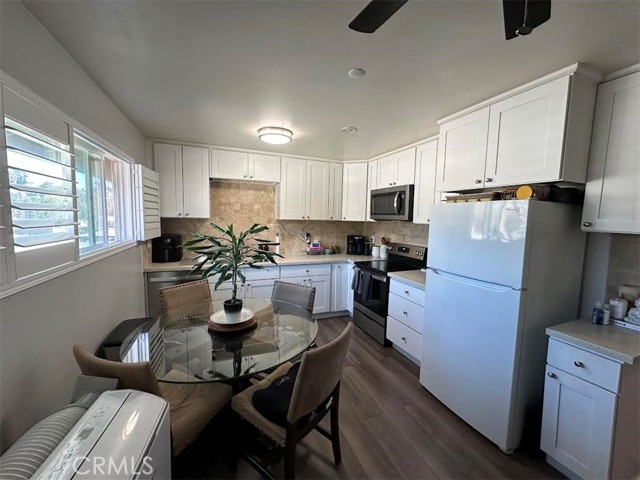 Detail Gallery Image 2 of 10 For 23234 Orange Ave #2,  Lake Forest,  CA 92630 - 2 Beds | 2 Baths