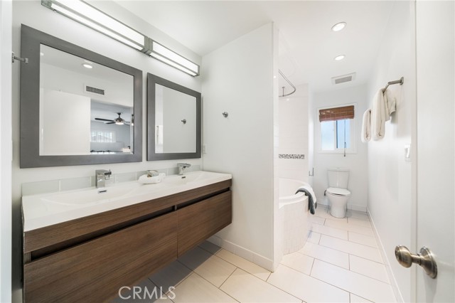 Detail Gallery Image 22 of 26 For 1741 Tustin Ave 5c,  Costa Mesa,  CA 92627 - 3 Beds | 2 Baths