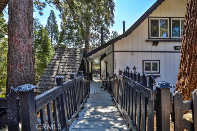 Detail Gallery Image 5 of 59 For 24833 Matterhorn Ct, Crestline,  CA 92325 - 4 Beds | 2 Baths