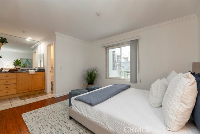 200 Catalina Avenue, Redondo Beach, California 90277, 1 Bedroom Bedrooms, ,1 BathroomBathrooms,Residential,Sold,Catalina,SB23228886