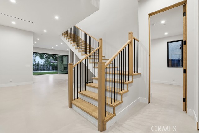 Detail Gallery Image 5 of 21 For 4623 Atoll Ave, Sherman Oaks,  CA 91423 - 5 Beds | 5/1 Baths