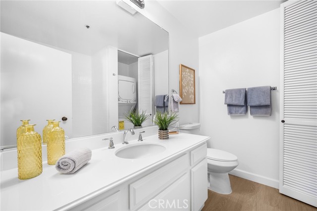 222 S Central Avenue, Los Angeles CA: https://media.crmls.org/medias/5f8cebe4-770b-4236-a94c-988ce2f5bb54.jpg