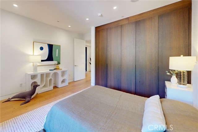 Detail Gallery Image 35 of 56 For 1845 Coldwater Canyon Dr, Beverly Hills,  CA 90210 - 4 Beds | 3 Baths