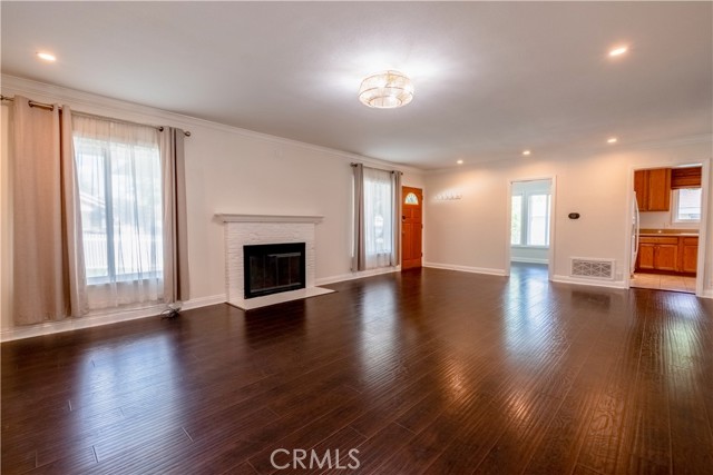 4424 11th Street, Riverside CA: https://media.crmls.org/medias/5f8d5139-5657-403e-8405-edbc40ad33c3.jpg