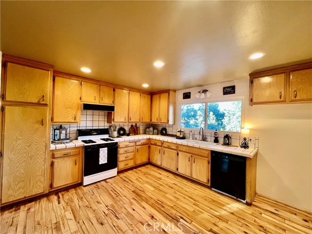 Detail Gallery Image 5 of 32 For 1118 Snowline, Frazier Park,  CA 93225 - 4 Beds | 2/1 Baths