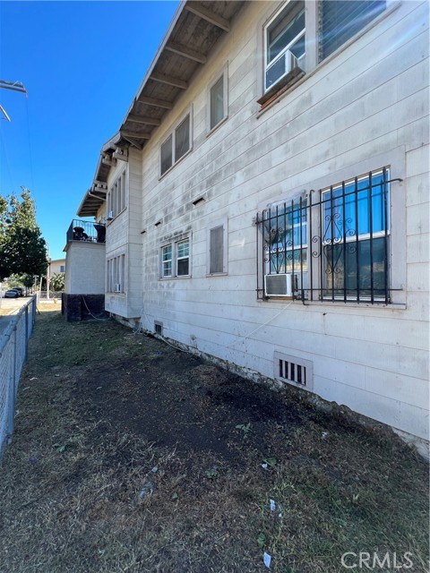 2103 3rd Avenue #4, Los Angeles, CA, 90018 2103 3rd Avenue #4, Los Angeles, CA, 90018
