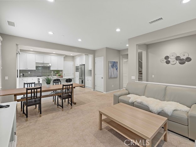 156 Outwest, Irvine CA: https://media.crmls.org/medias/5f8de3a2-eaf3-4ec9-816c-cd3640739cd8.jpg